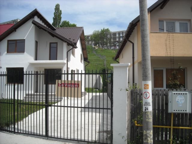 VAND-SCHIMB VILA IN SISTEM AMVIC IN PITESTI ZONA KAUFLAND CRAIOVE